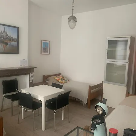 Dock בית הארחה 3*